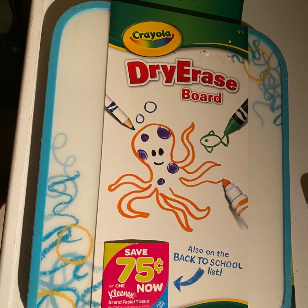 5 bundle sets Crayola Dry Erase Board and color wonder sets